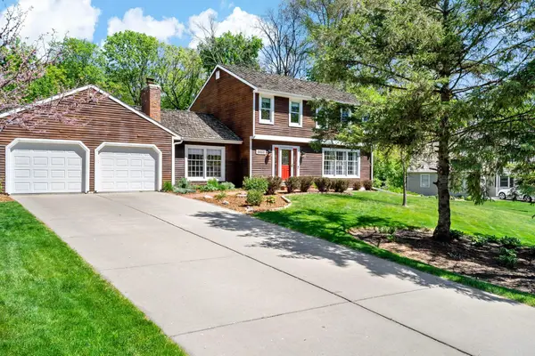 8660 Black Maple Drive, Eden Prairie, MN 55344