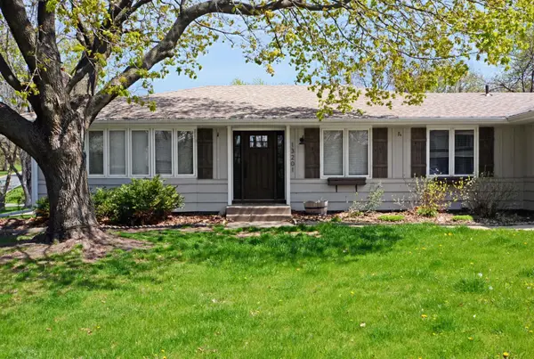 13201 Walnut Drive, Burnsville, MN 55337