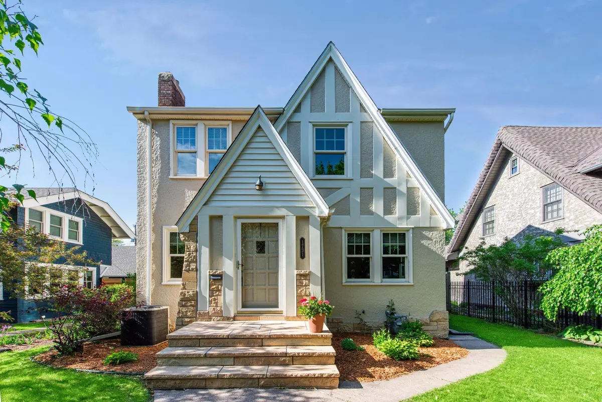 1731 Hillcrest Avenue, Saint Paul, MN 55116 - #1