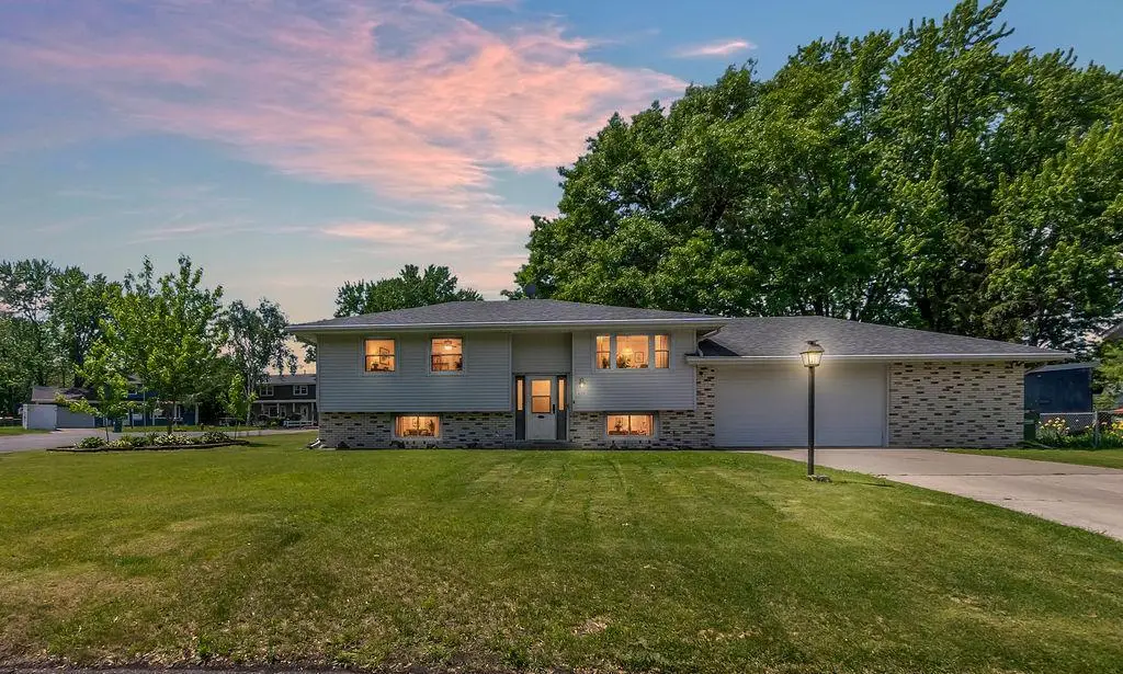 620 109th Lane Ne, Blaine, MN 55434 - #1