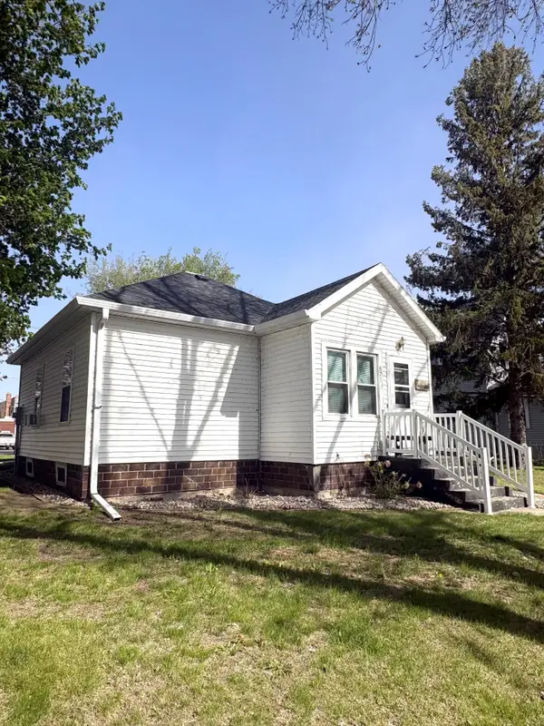 871 7th Street, Dawson, MN 56232