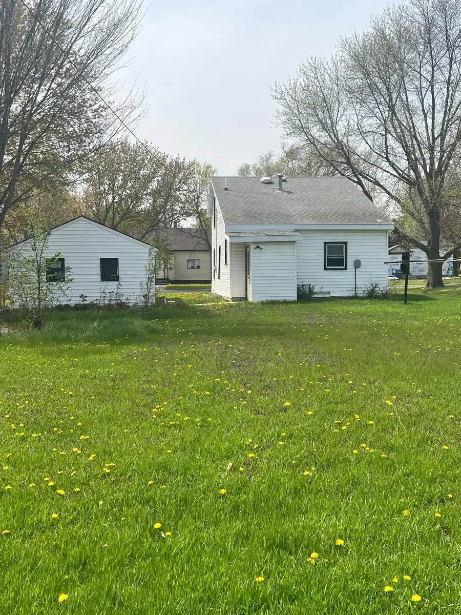 316 Central Avenue, Madison, MN 56256 - #2