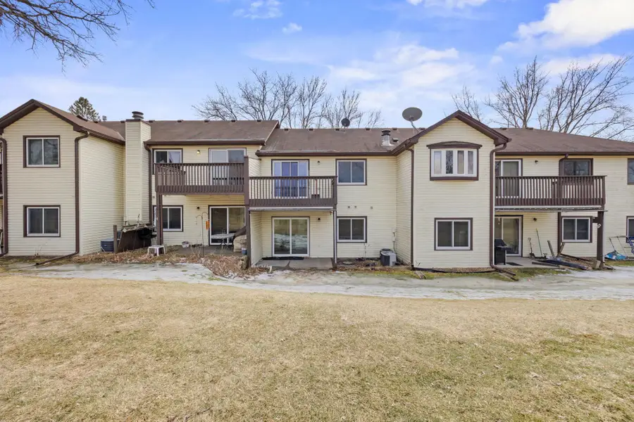 1049 Greenhaven Drive, Vadnais Heights, MN 55127 - #3
