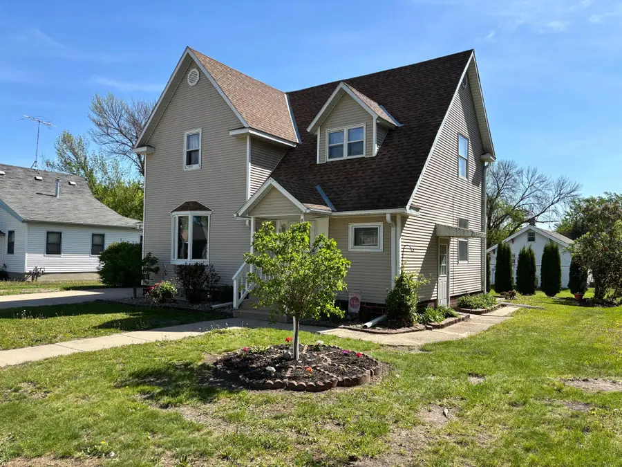 109 S Grant Street, Lake Mills, IA 50450 - #2