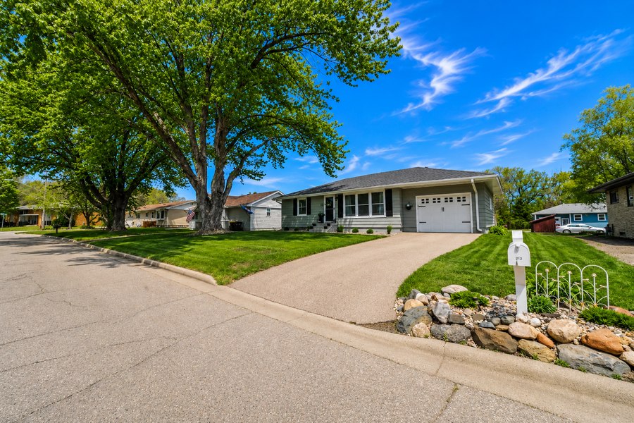 212 Sunset Drive, Jordan, MN 55352 - #2