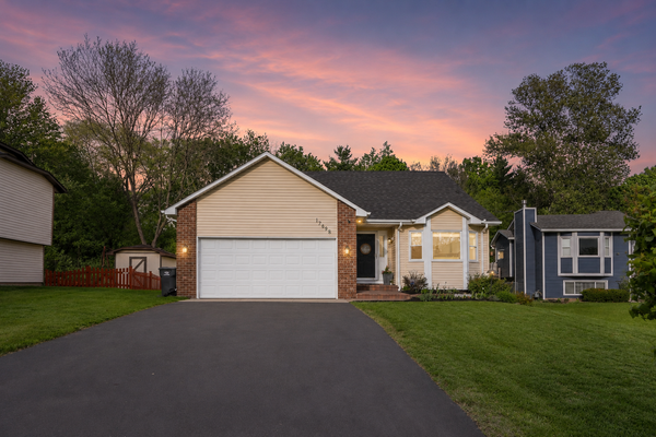 17698 S Shore Lane W, Eden Prairie, MN 55346