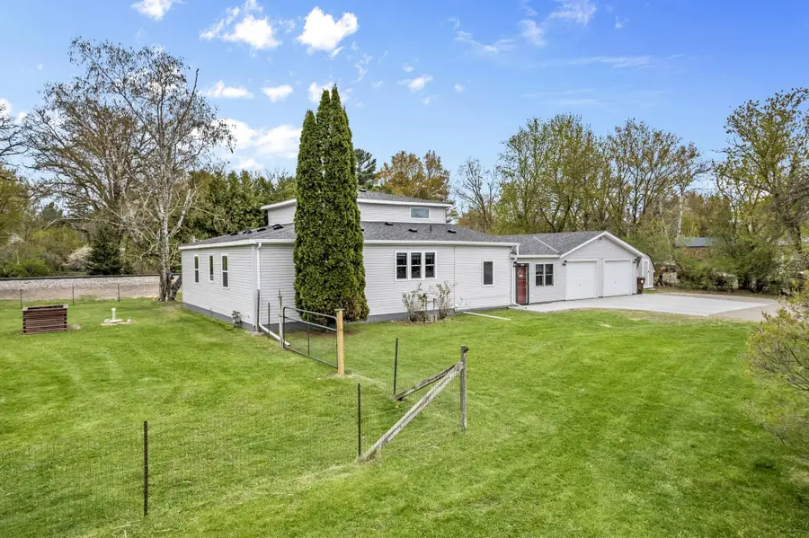305 Main Avenue N, Braham, MN 55006 - #2
