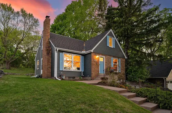 1890 Yorkshire Avenue, Saint Paul, MN 55116