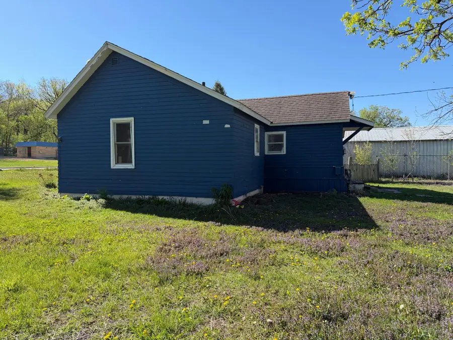 321 Rice Street S, Kasota, MN 56050 - #3