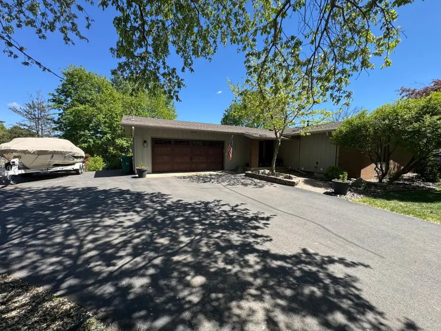 1345 Broadview Avenue, Chaska, MN 55318 - #2