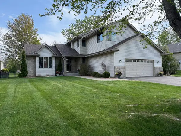 9828 Greenspruce Avenue N, Brooklyn Park, MN 55443