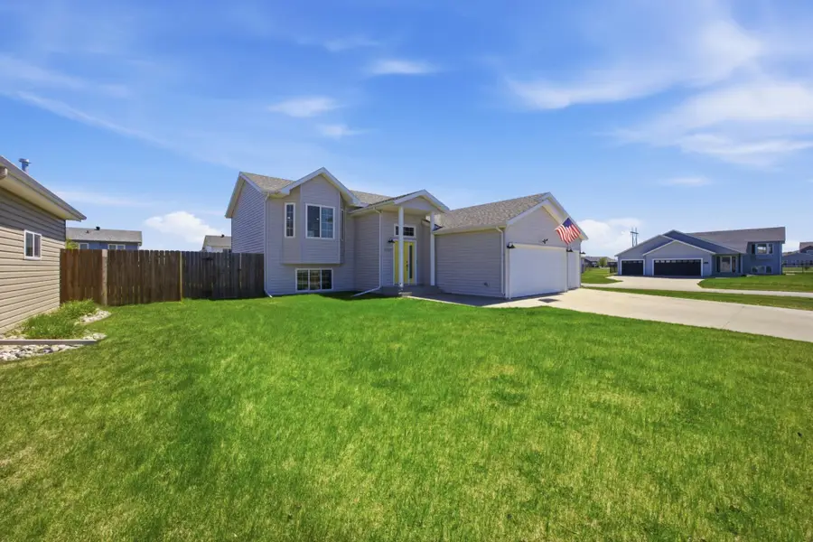 4537 Newport Lane, West Fargo, ND 58078 - #2
