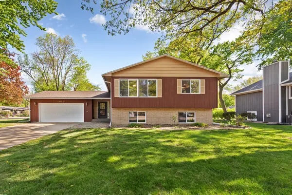 1813 Marie Lane, North Mankato, MN 56003