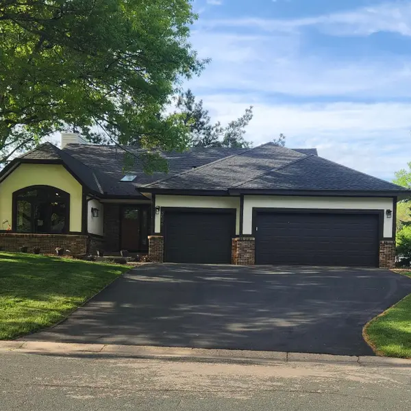 3694 Windtree Drive, Eagan, MN 55123