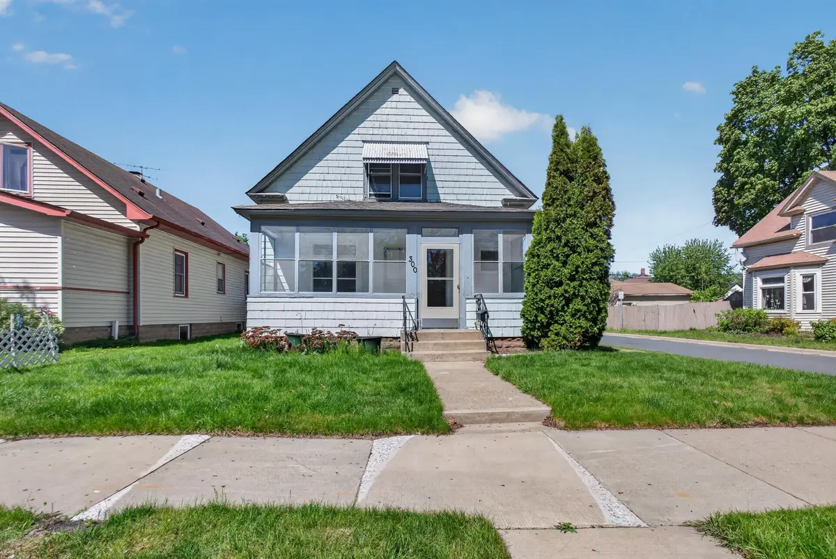 300 4th Avenue S, South Saint Paul, MN 55075 - #1