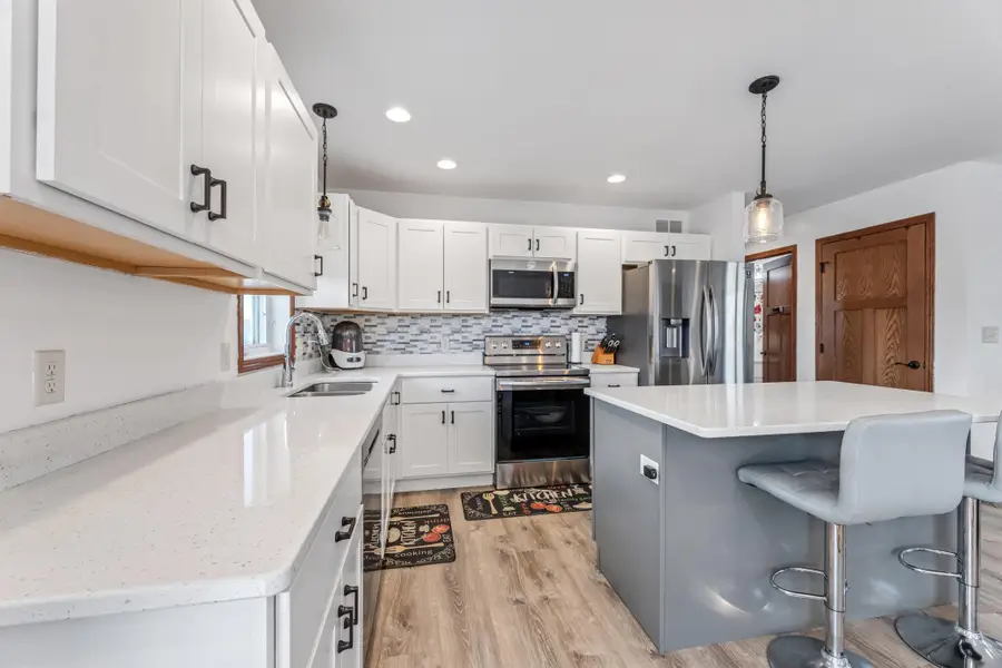 809 24th Avenue Nw, Austin, MN 55912 - #3