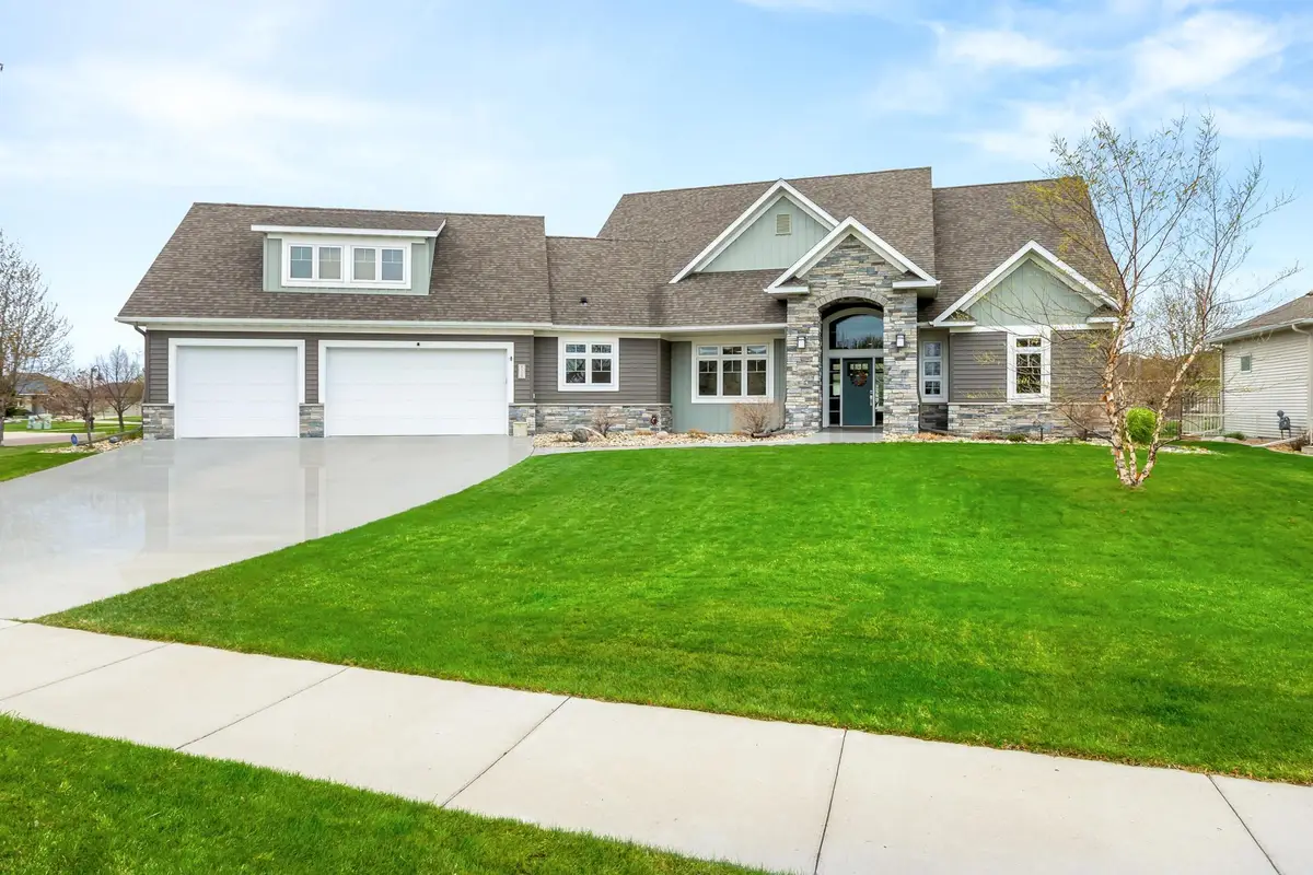 6520 Christianson Parkway S, Fargo, ND 58104 - #1
