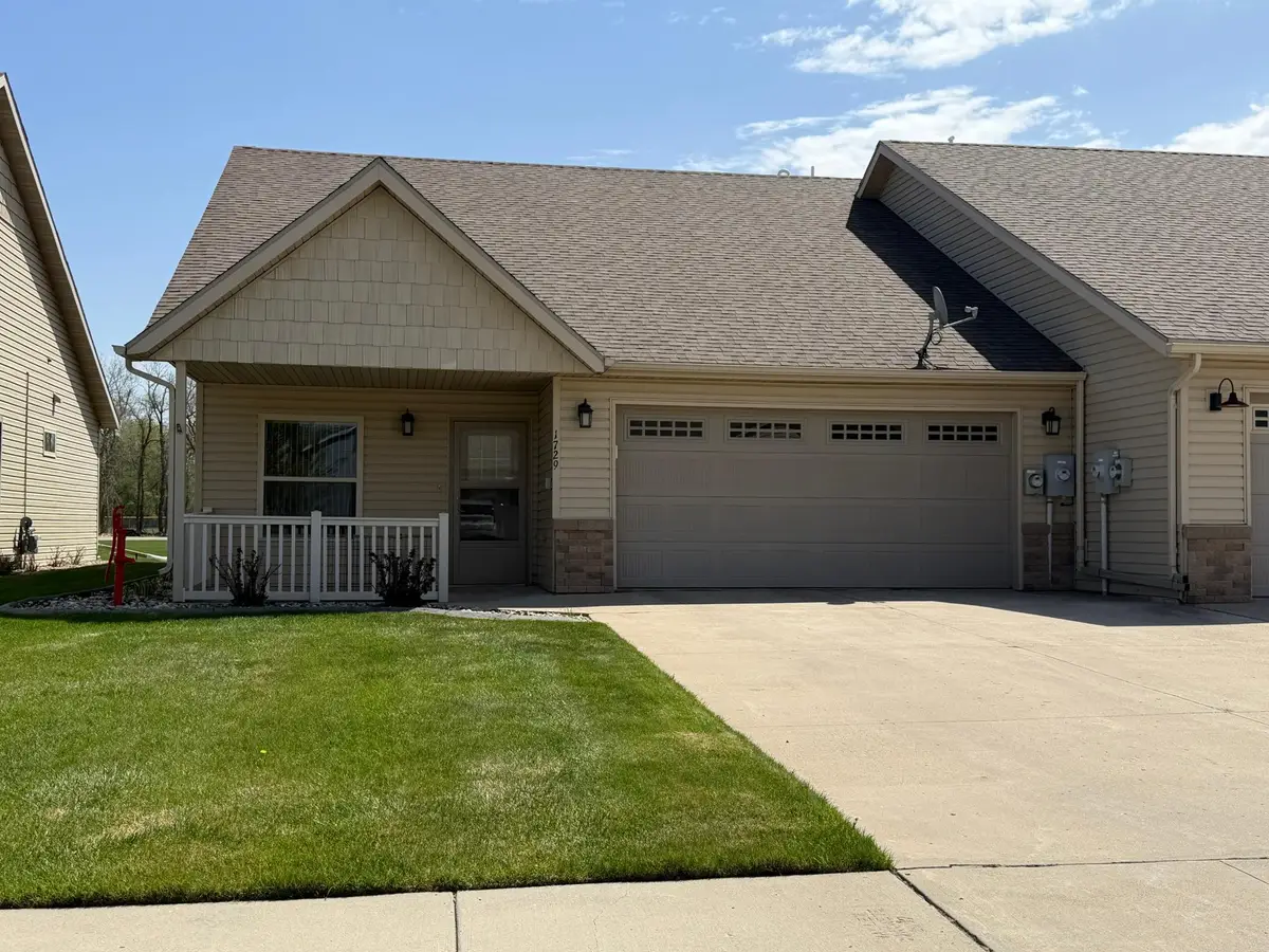 1729 6th Street W, West Fargo, ND 58078 - #1
