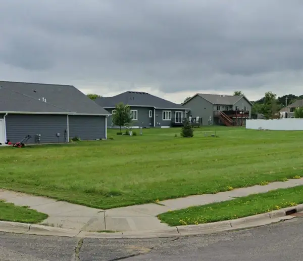 396 Hickory Lane Ne, Owatonna, MN 55060