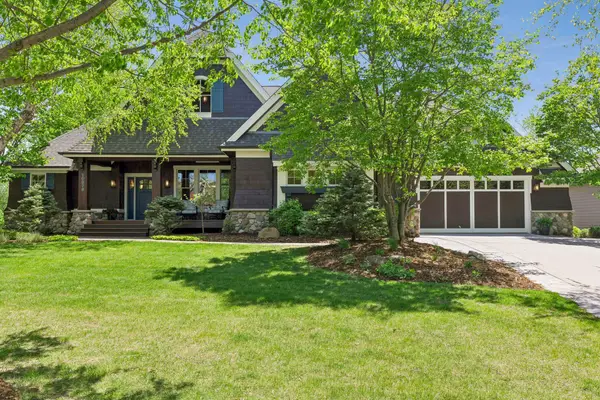 10879 Bentwater Lane, Woodbury, MN 55129