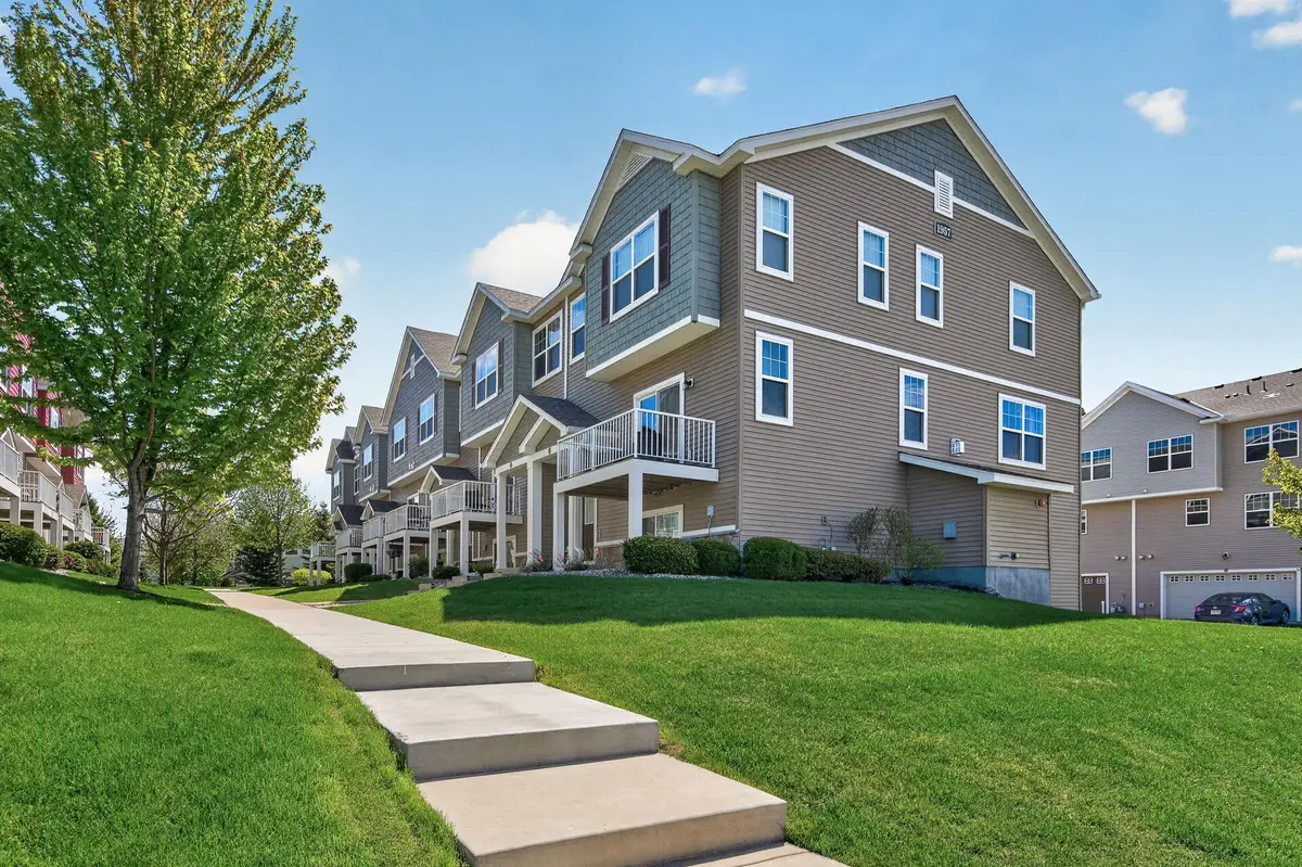 1957 Commonwealth Boulevard #4, Chanhassen, MN 55317 - #1