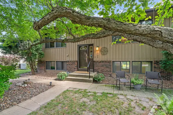 11795 Red Fox Drive, Maple Grove, MN 55369