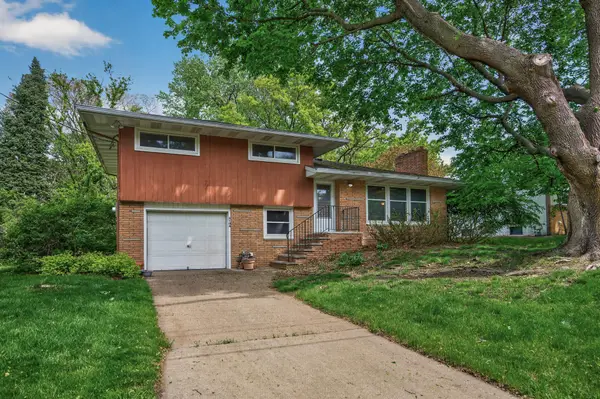 3104 Mildred Drive, Roseville, MN 55113
