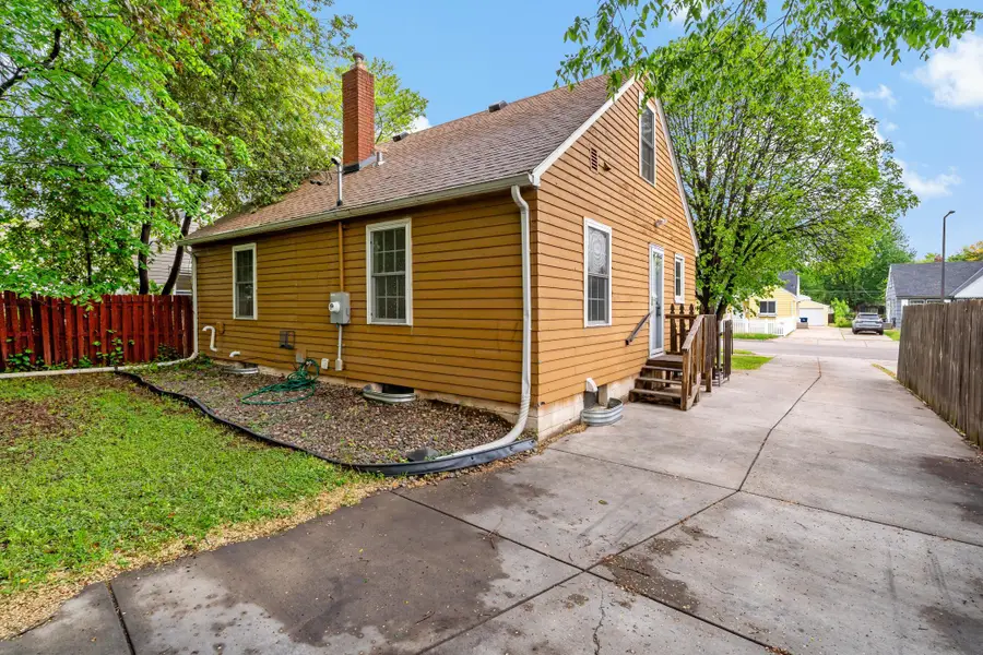 1131 Kingsford Street, Saint Paul, MN 55106 - #3