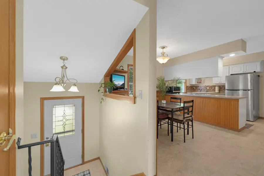 846 Jonathan Drive, Apple Valley, MN 55124 - #2