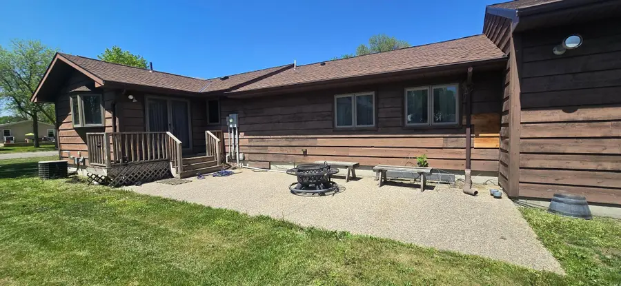 613 E Walnut Avenue, Olivia, MN 56277 - #3