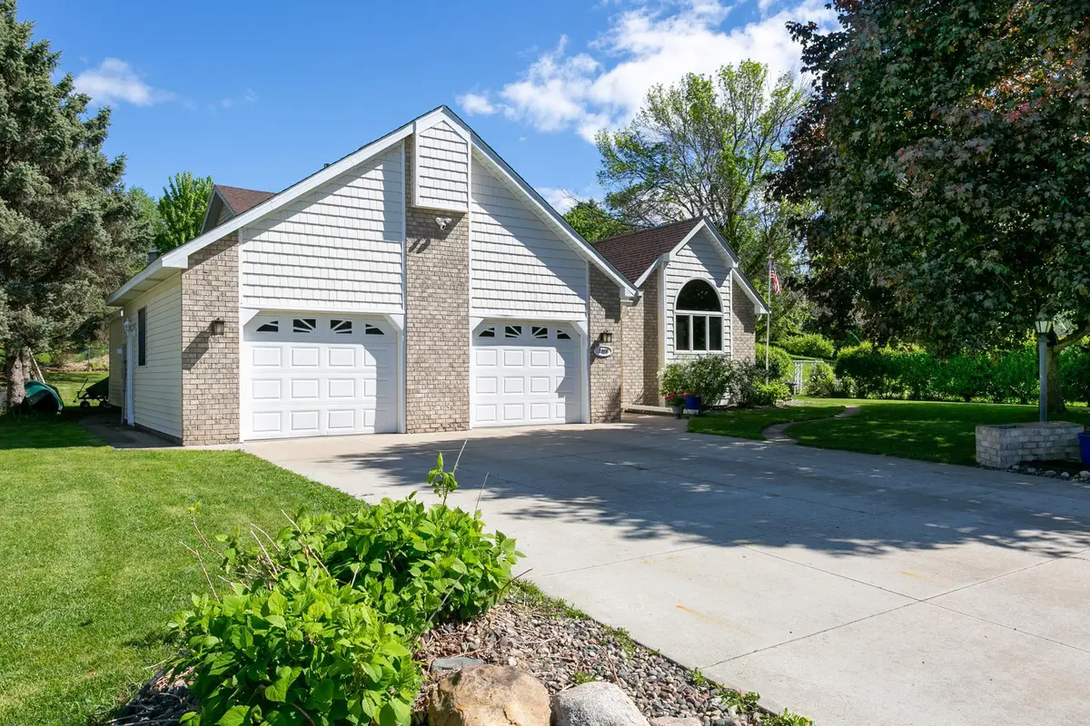 7488 Newbury Road, Woodbury, MN 55125 - #1