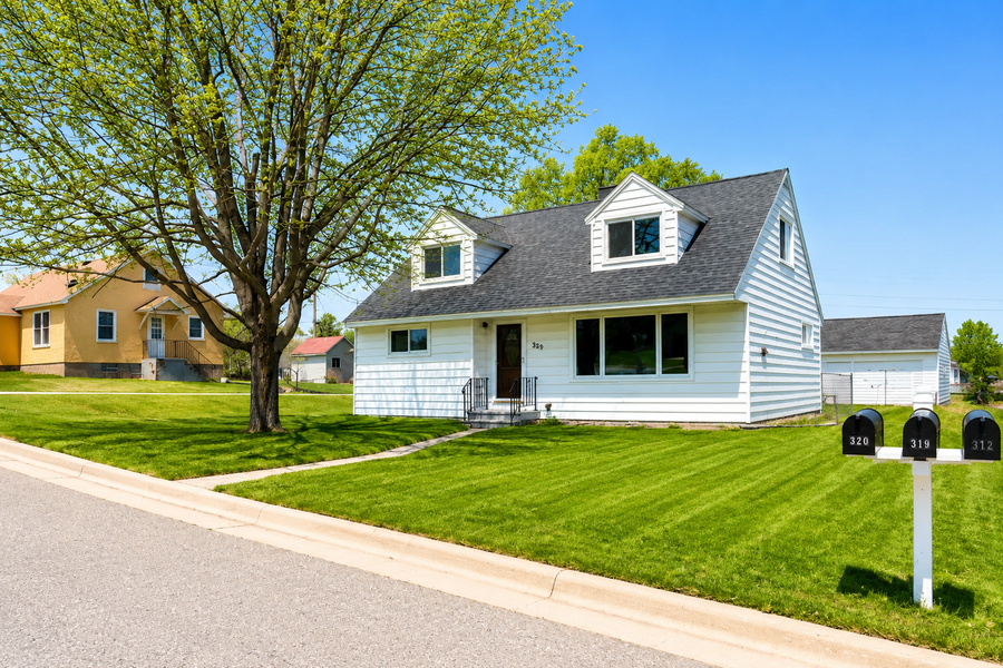 320 Michigan Avenue W, Gilbert, MN 55741 - #2