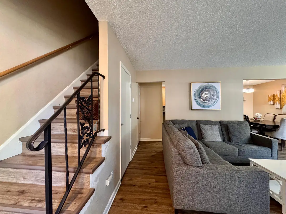 1271 Landmark Trail S, Hopkins, MN 55343 - #1
