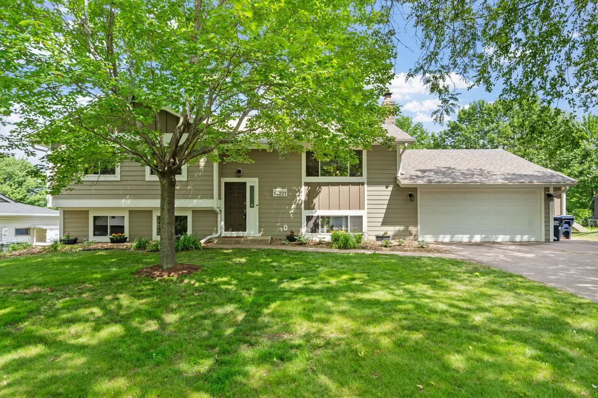 14221 11th Avenue S, Burnsville, MN 55337 - #1
