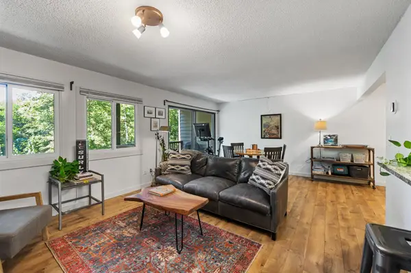 8948 Neill Lake Road #155, Eden Prairie, MN 55347