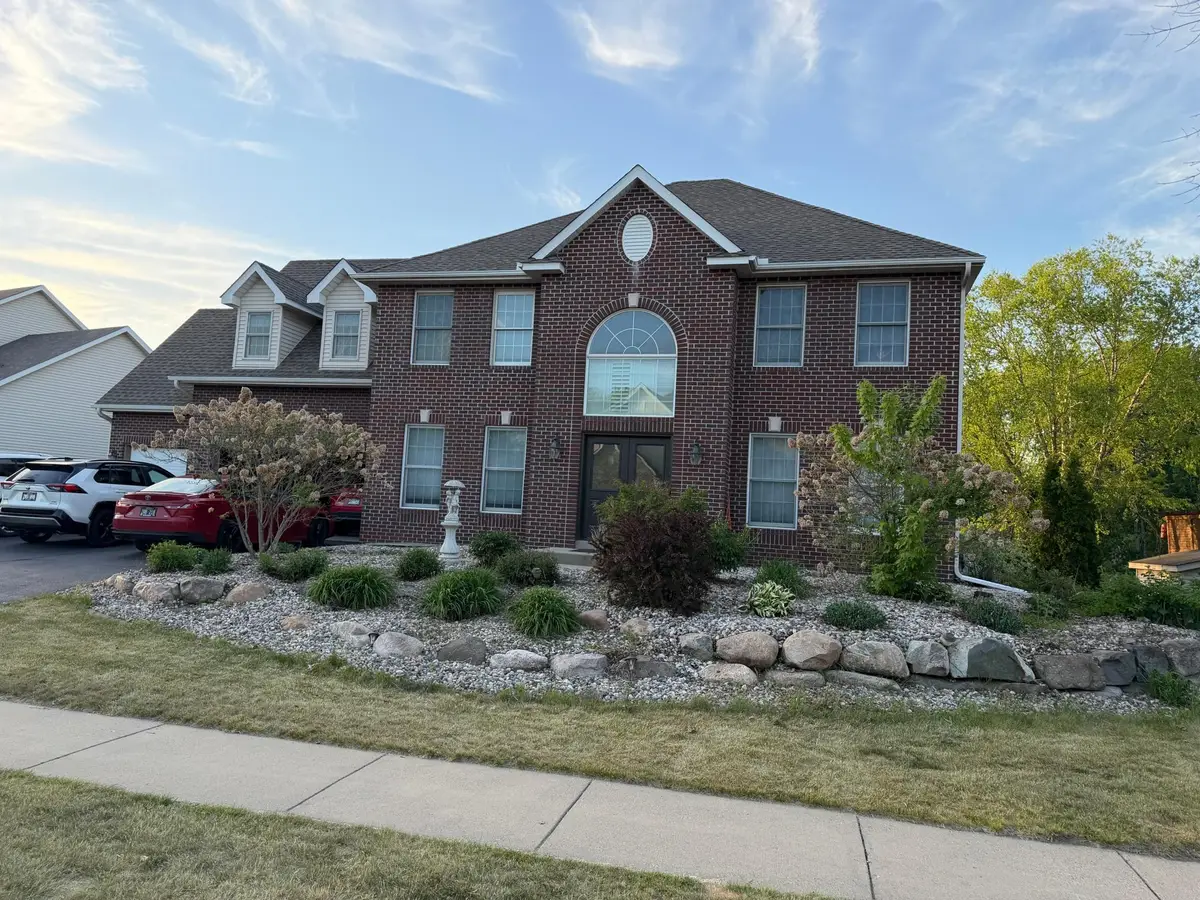 6453 Oxford Road N, Shakopee, MN 55379 - #1