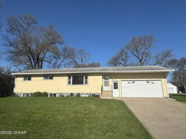 203 Park Ave, Finley, ND 58230