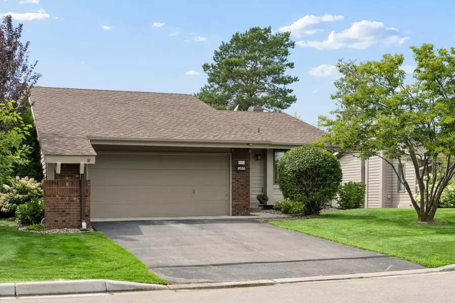 9526 Woodbridge Road, Bloomington, MN 55438 - #3