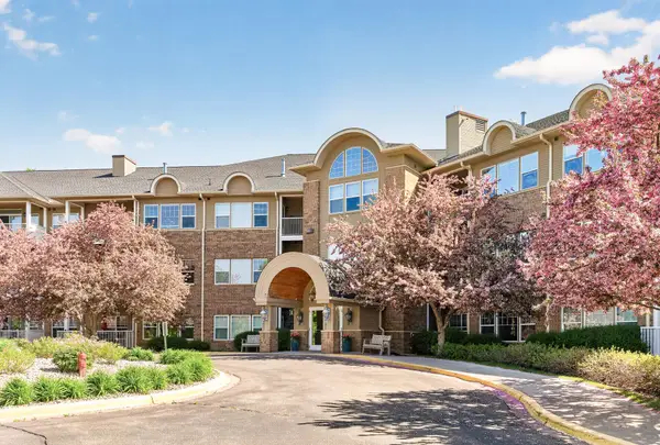 3800 85th Avenue N #220, Brooklyn Park, MN 55443