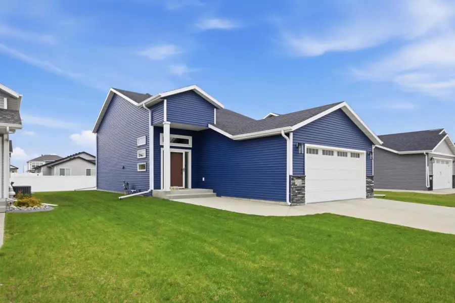 7252 26th Street S, Fargo, ND 58104 - #2