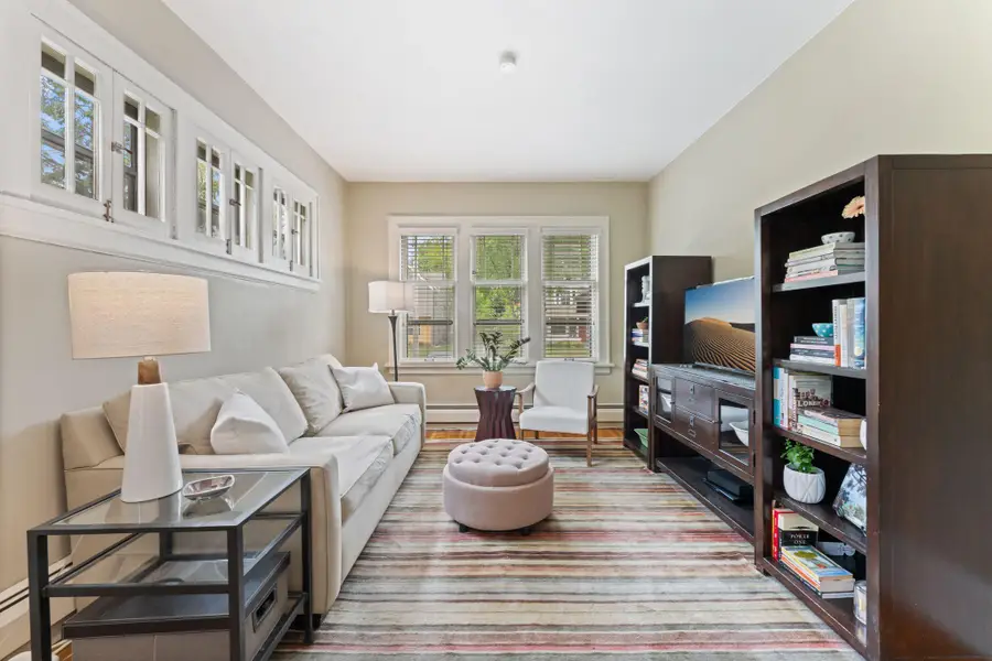 586 Ashland Avenue #2, Saint Paul, MN 55102 - #2