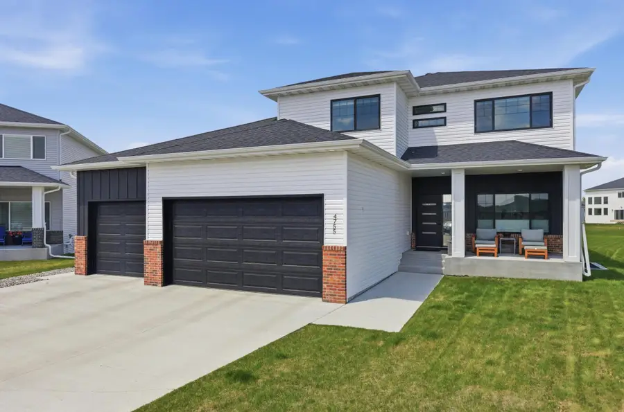 4755 32nd Street S, Fargo, ND 58104 - #2