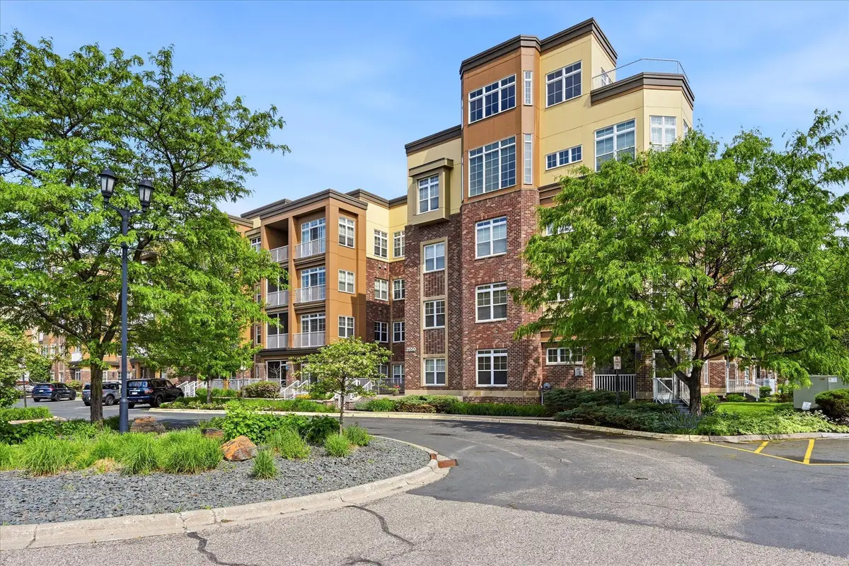 2550 38th Avenue Ne #213, Saint Anthony, MN 55421 - #1