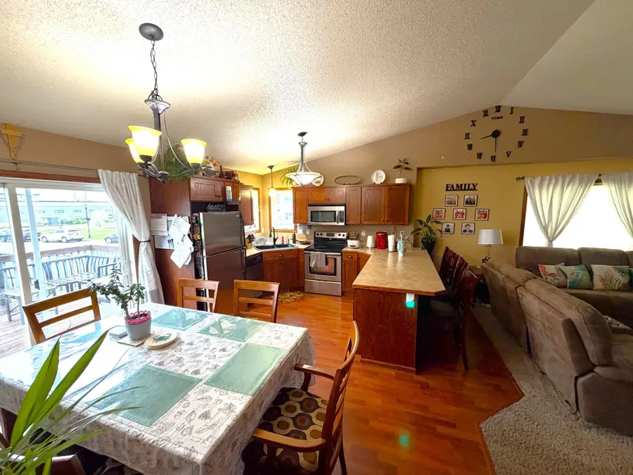 4294 Auburn Avenue S, Fargo, ND 58104 - #2