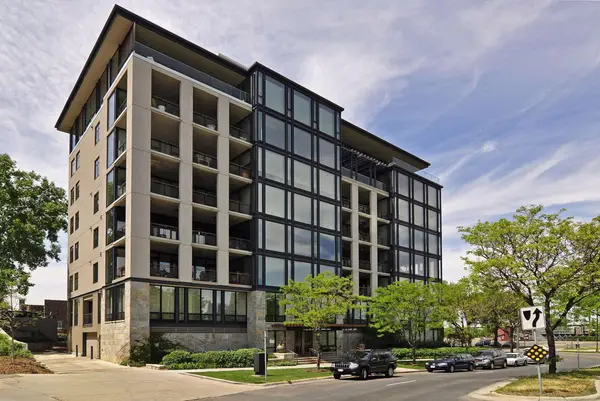 301 Kenwood Parkway #302, Minneapolis, MN 55403