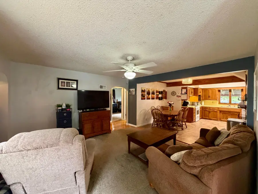 317 W Lincoln Street, Luverne, MN 56156 - #3