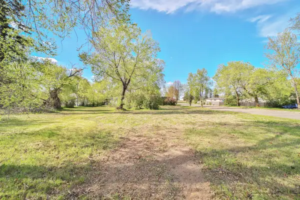 221 Dakota Avenue Se, Staples, MN 56479