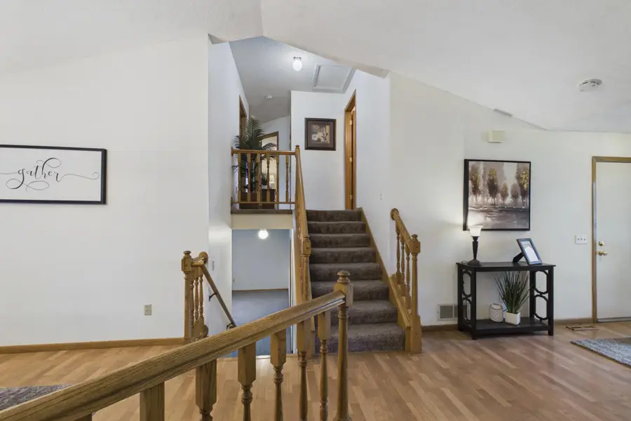 9176 Sierra Road, Woodbury, MN 55125 - #2