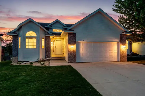 333 25th Lane Se, Cambridge, MN 55008