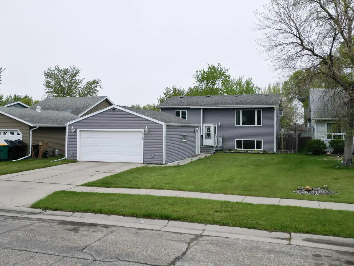 1918 5 Avenue E, West Fargo, ND 58078 - #1